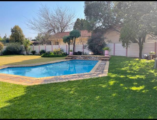 3 BEDROOM HOUSE FOR SALE IN VANDERBIJLPARK SE 2